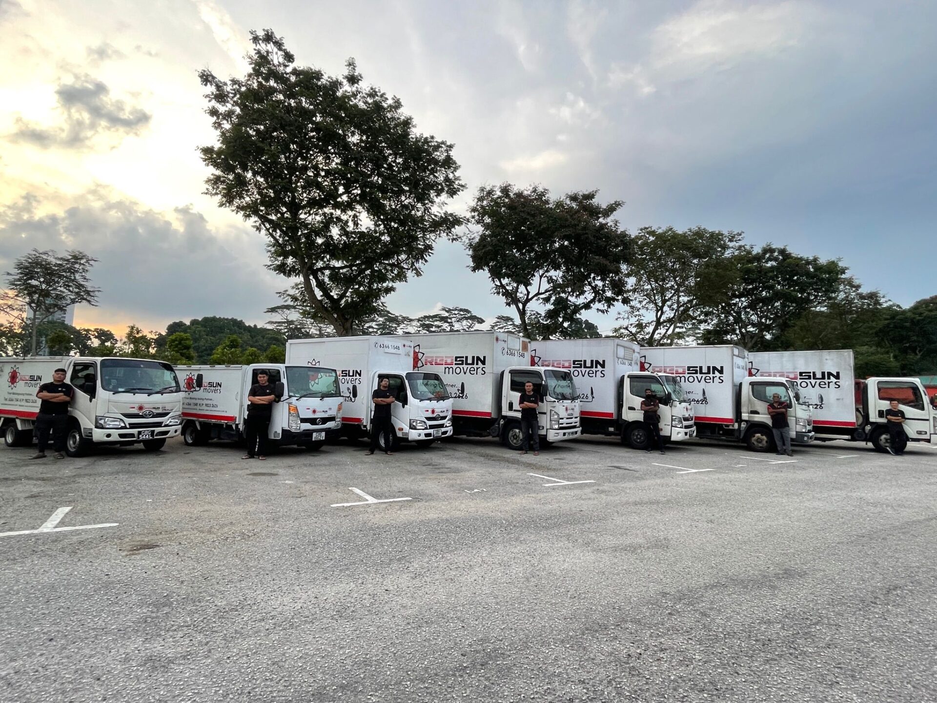 Professional moving company Singapore with trucks supporting home and business relocation services
